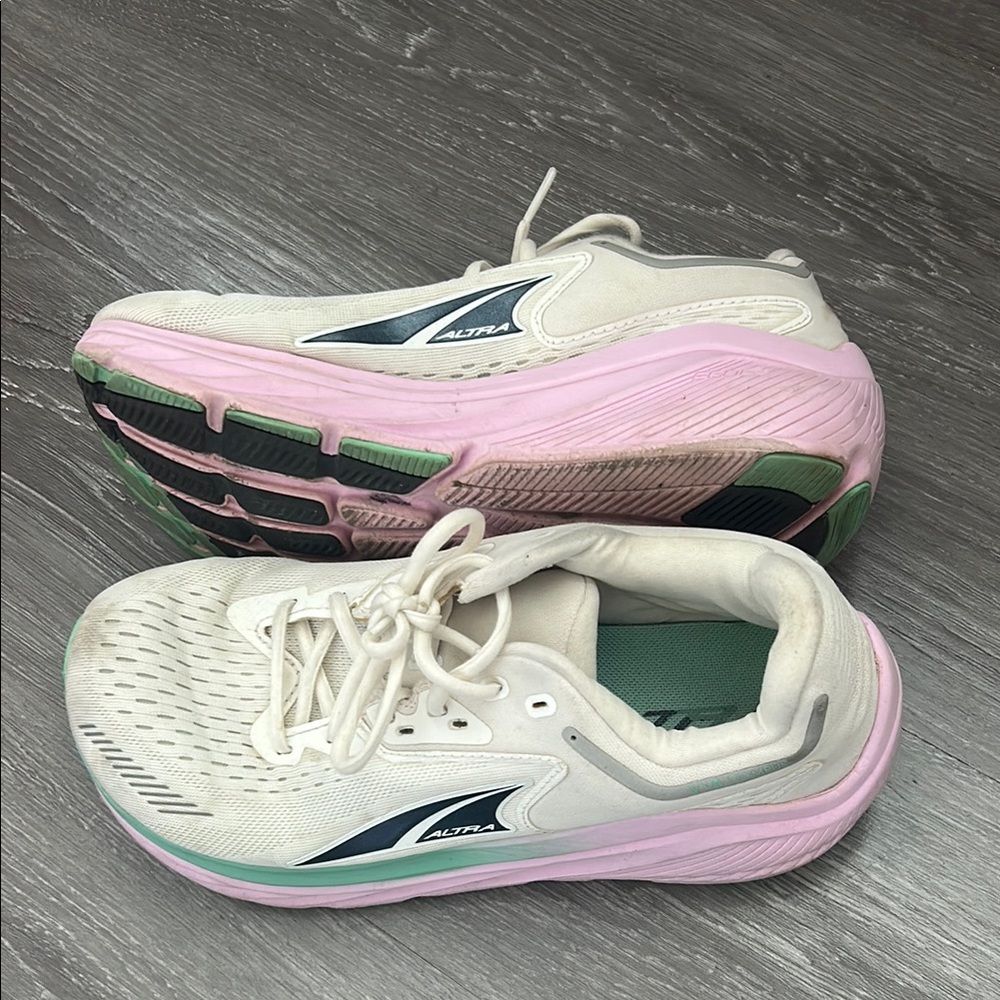 ALTRA women’s via Olympus 2 shoes